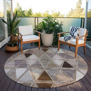 Homeroots 3' Geometric Washable Indoor Outdoor Area Rug In Green And Fern Green - Stylish & Durable Decor 8' Round Polyester 583018