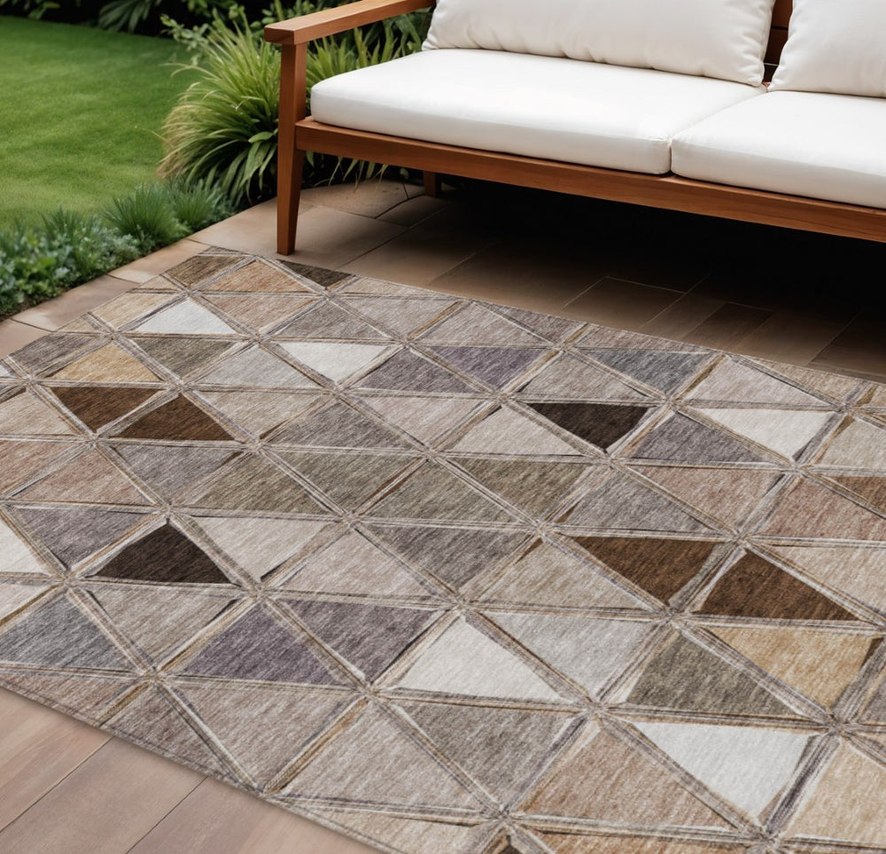 HomeRoots 5' Geometric Machine-Washable Area Rug for Indoor & Outdoor Use - Stylish, Durable, and Easy Care 10' X 14' 583021