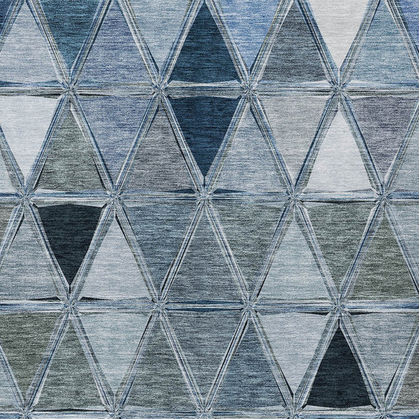 Homeroots 3' Geometric Washable Indoor Outdoor Area Rug In Green And Fern Green - Stylish & Durable Decor 3' X 5' Polyester 583022