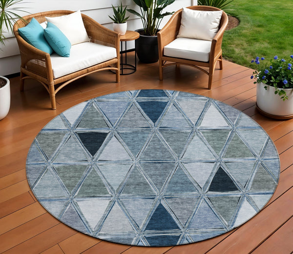 Homeroots 3' Geometric Washable Indoor Outdoor Area Rug In Green And Fern Green - Stylish & Durable Decor 8' Round Polyester 583024