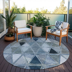 Homeroots 3' Geometric Washable Indoor Outdoor Area Rug In Green And Fern Green - Stylish & Durable Decor 8' Round Polyester 583024