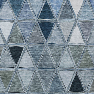 Homeroots 3' Geometric Washable Indoor Outdoor Area Rug In Green And Fern Green - Stylish & Durable Decor 8' X 10' Polyester 583025