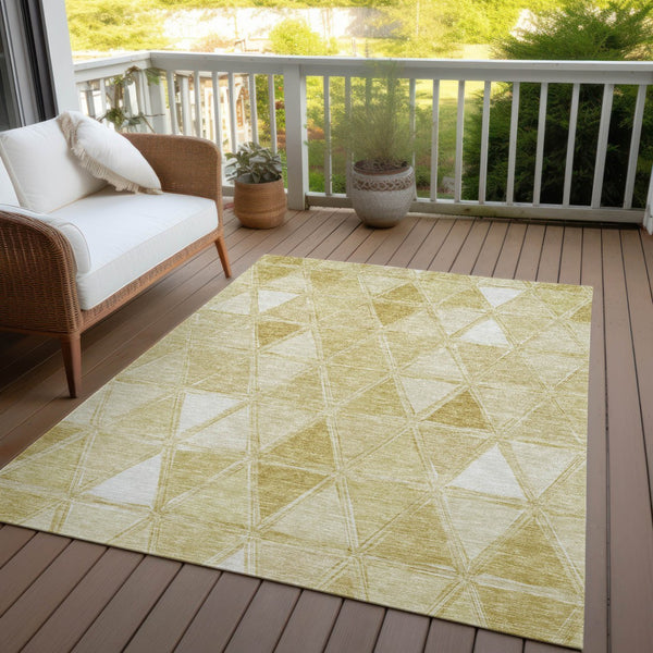 Homeroots 3' Geometric Washable Indoor Outdoor Area Rug In Green And Fern Green - Stylish & Durable Decor 10' X 14' Polyester 583033