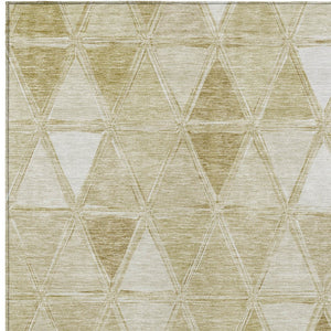 Homeroots 3' Geometric Washable Indoor Outdoor Area Rug In Green And Fern Green - Stylish & Durable Decor 5' X 8' Polyester 583035