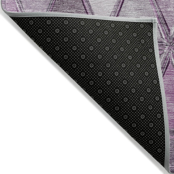 Homeroots 3' Geometric Washable Indoor Outdoor Area Rug In Green And Fern Green - Stylish & Durable Decor 8' Round Polyester 583042