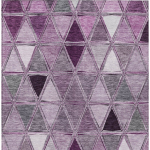 Homeroots 3' Geometric Washable Indoor Outdoor Area Rug In Green And Fern Green - Stylish & Durable Decor 8' X 10' Polyester 583043