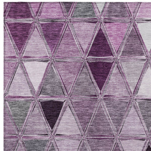 Homeroots 3' Geometric Washable Indoor Outdoor Area Rug In Green And Fern Green - Stylish & Durable Decor 8' X 10' Polyester 583043