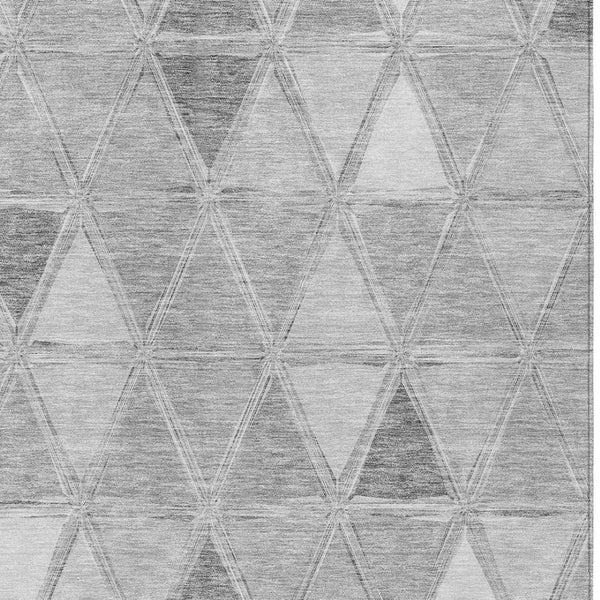 Homeroots 3' Geometric Washable Indoor Outdoor Area Rug In Green And Fern Green - Stylish & Durable Decor 3' X 5' Polyester 583046