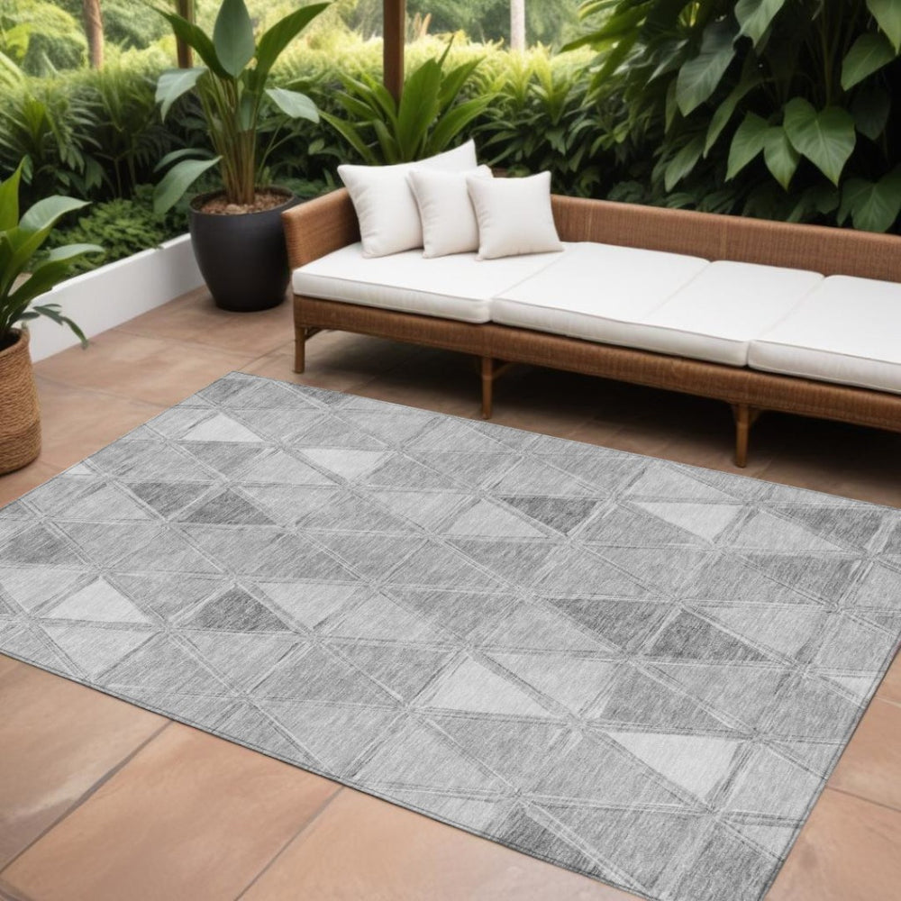 HomeRoots 9' Modern Gray Silver and Ivory Geometric Washable Area Rug for Indoor and Outdoor Spaces 9' X 12' 583050