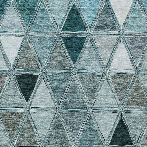 Homeroots 3' Geometric Washable Indoor Outdoor Area Rug In Green And Fern Green - Stylish & Durable Decor 3' X 5' Polyester 583052