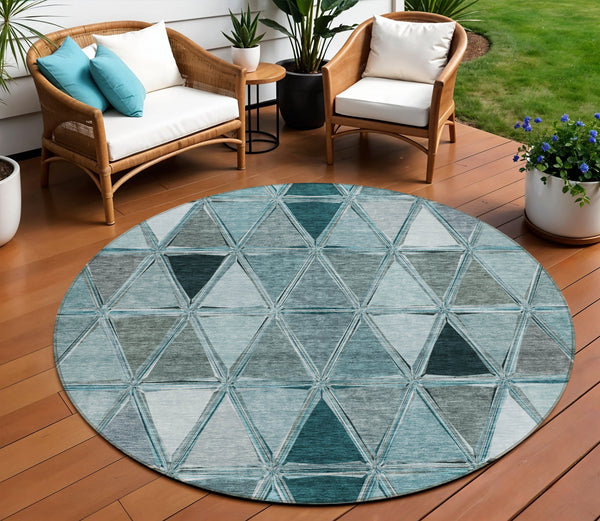 Homeroots 3' Geometric Washable Indoor Outdoor Area Rug In Green And Fern Green - Stylish & Durable Decor 8' Round Polyester 583054