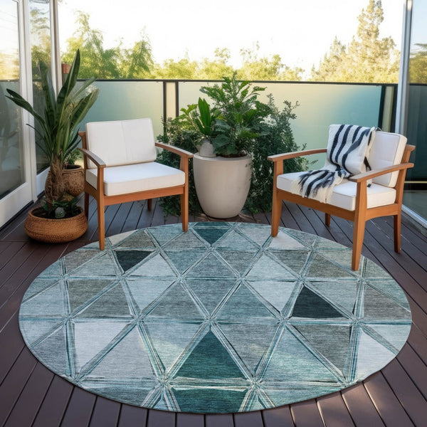 Homeroots 3' Geometric Washable Indoor Outdoor Area Rug In Green And Fern Green - Stylish & Durable Decor 8' Round Polyester 583054
