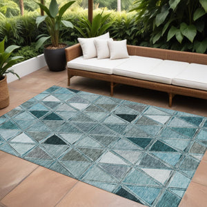 Homeroots 3' Geometric Washable Indoor Outdoor Area Rug In Green And Fern Green - Stylish & Durable Decor 9' X 12' Polyester 583056