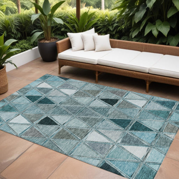 Homeroots 3' Geometric Washable Indoor Outdoor Area Rug In Green And Fern Green - Stylish & Durable Decor 9' X 12' Polyester 583056