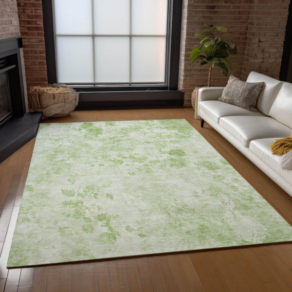 Homeroots 3' Green Floral Washable Area Rug For Indoor And Outdoor Spaces – Durable, Stylish, And Easy Care 5' X 8' Polyester 583089