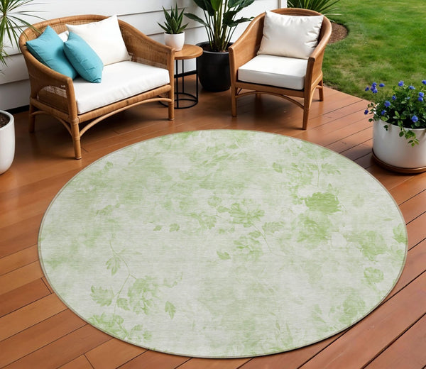 HomeRoots 5' Timeless Green and Ivory Floral Washable Area Rug for Indoor and Outdoor Elegance and Durability 8' Round 583090