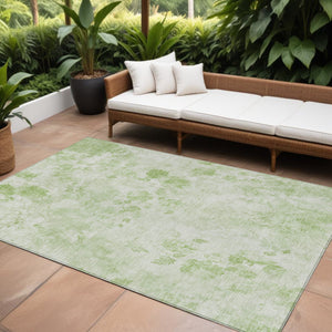Homeroots 3' Green Floral Washable Area Rug For Indoor And Outdoor Spaces – Durable, Stylish, And Easy Care 10' X 14' Polyester 583093