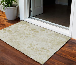 Homeroots 3' Green Floral Washable Area Rug For Indoor And Outdoor Spaces – Durable, Stylish, And Easy Care 3' X 5' Polyester 583112