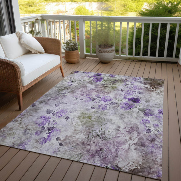 Homeroots 3' Green Floral Washable Area Rug For Indoor And Outdoor Spaces – Durable, Stylish, And Easy Care 3' X 5' Polyester 583124