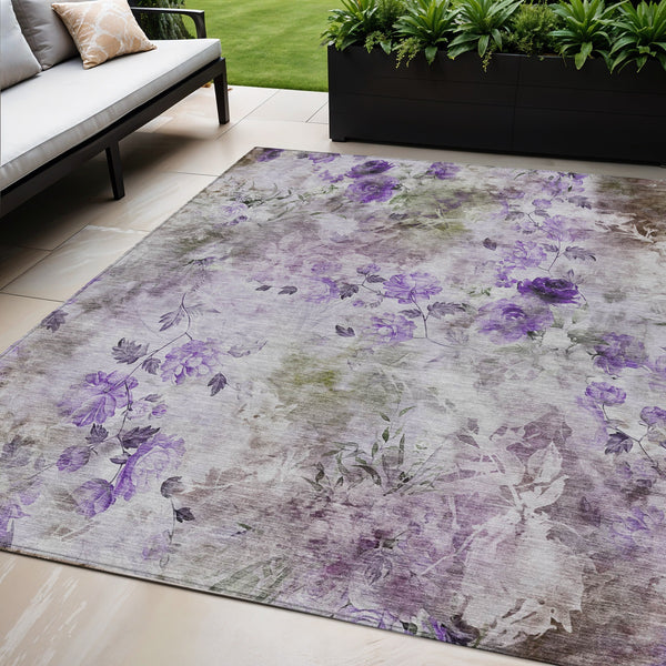 Homeroots 3' Green Floral Washable Area Rug For Indoor And Outdoor Spaces – Durable, Stylish, And Easy Care 5' X 8' Polyester 583125