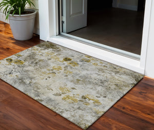 Homeroots 3' Green Floral Washable Area Rug For Indoor And Outdoor Spaces – Durable, Stylish, And Easy Care 3' X 5' Polyester 583148