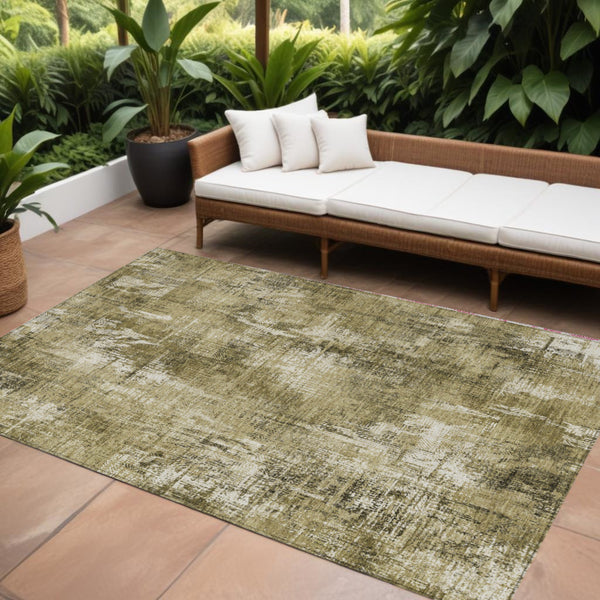 Homeroots 3' Beige Tan And Ivory Abstract Washable Indoor Outdoor Area Rug For Stylish Living Spaces 8' X 10' Polyester 583163