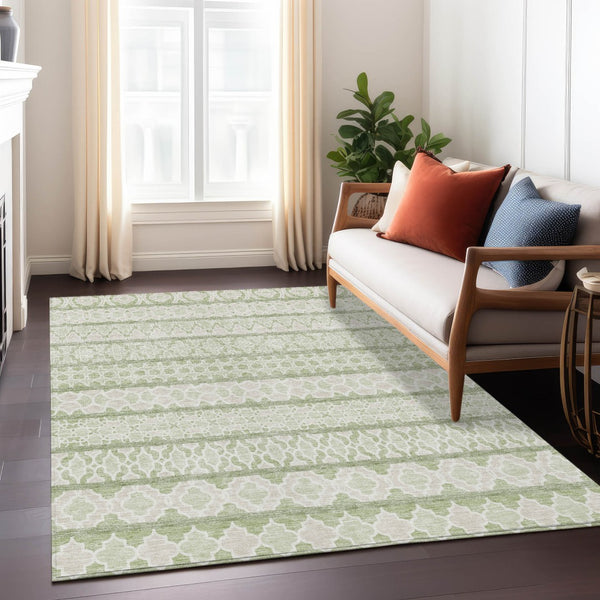 Homeroots 3' Artichoke Green Quatrefoil Washable Area Rug – Elegant Indoor Outdoor Design For Any Space 3' X 5' Polyester 583192