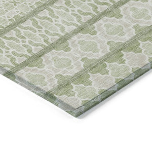 Homeroots 3' Artichoke Green Quatrefoil Washable Area Rug – Elegant Indoor Outdoor Design For Any Space 8' Round Polyester 583194