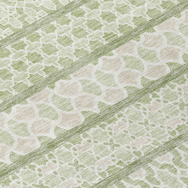 Homeroots 3' Artichoke Green Quatrefoil Washable Area Rug – Elegant Indoor Outdoor Design For Any Space 8' Round Polyester 583194