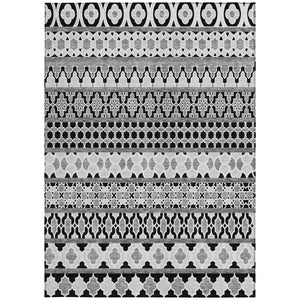 Homeroots 3' Artichoke Green Quatrefoil Washable Area Rug – Elegant Indoor Outdoor Design For Any Space 5' X 8' Polyester 583199