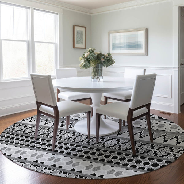 Homeroots 3' Artichoke Green Quatrefoil Washable Area Rug – Elegant Indoor Outdoor Design For Any Space 8' Round Polyester 583200