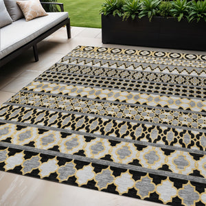 Homeroots 3' Artichoke Green Quatrefoil Washable Area Rug – Elegant Indoor Outdoor Design For Any Space 5' X 8' Polyester 583211