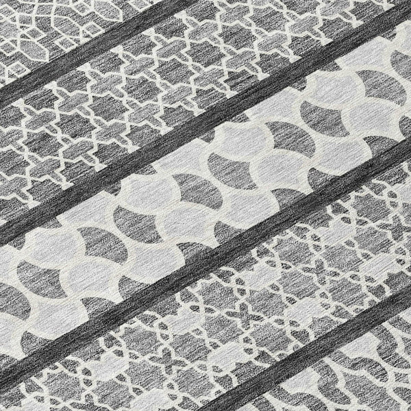 Homeroots 3' Artichoke Green Quatrefoil Washable Area Rug – Elegant Indoor Outdoor Design For Any Space 8' Round Polyester 583224