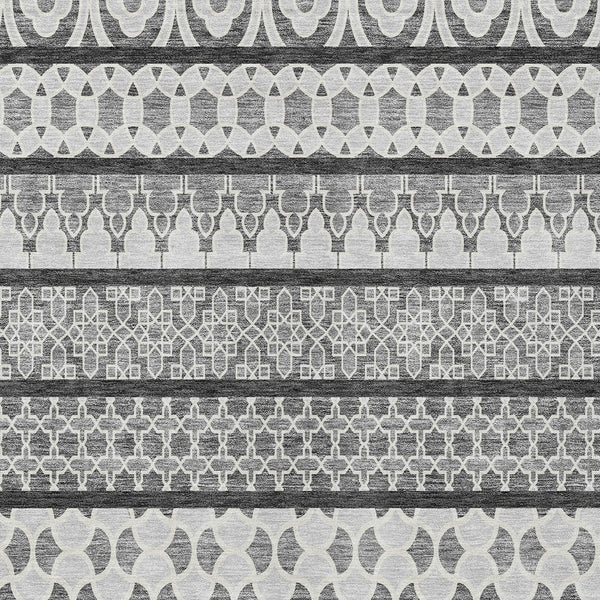 Homeroots 3' Artichoke Green Quatrefoil Washable Area Rug – Elegant Indoor Outdoor Design For Any Space 8' X 10' Polyester 583225