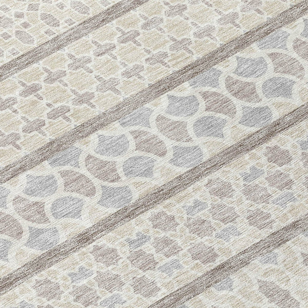 Homeroots 3' Artichoke Green Quatrefoil Washable Area Rug – Elegant Indoor Outdoor Design For Any Space 5' X 8' Polyester 583229