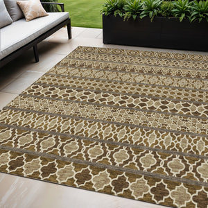 Homeroots 3' Artichoke Green Quatrefoil Washable Area Rug – Elegant Indoor Outdoor Design For Any Space 5' X 8' Polyester 583235