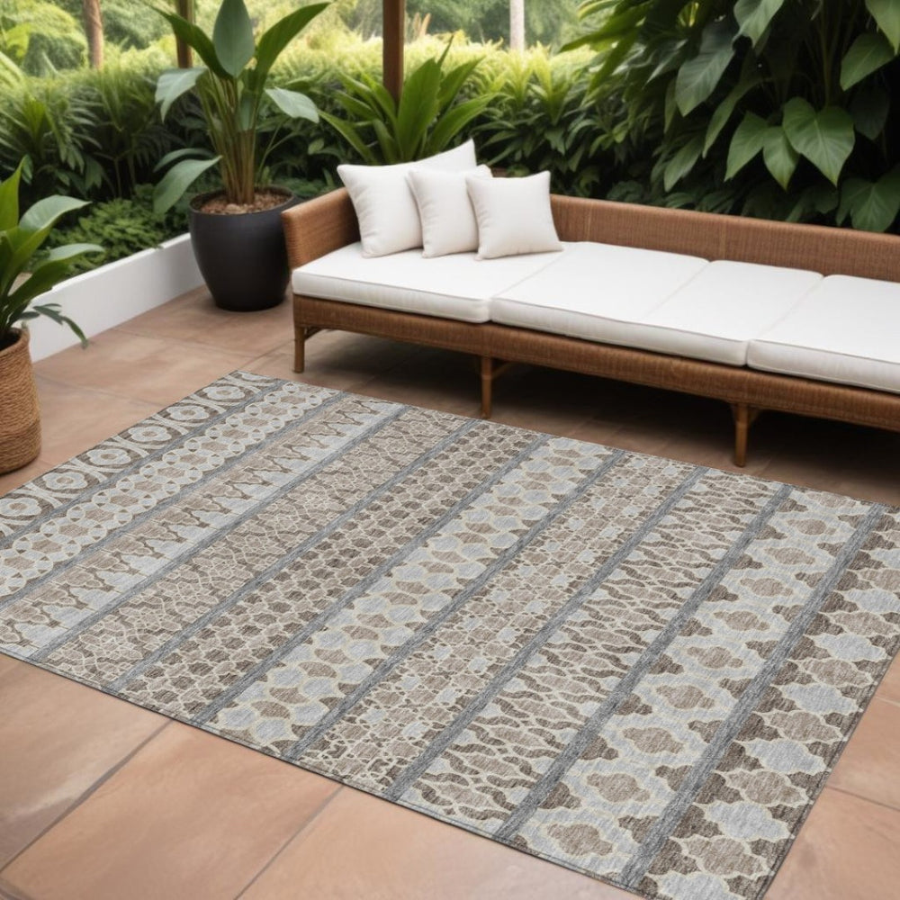 HomeRoots 9' Durable Washable Quatrefoil Area Rug in Taupe, Beige, and Gray – Perfect for Indoor and Outdoor Use 9' X 12' 583262
