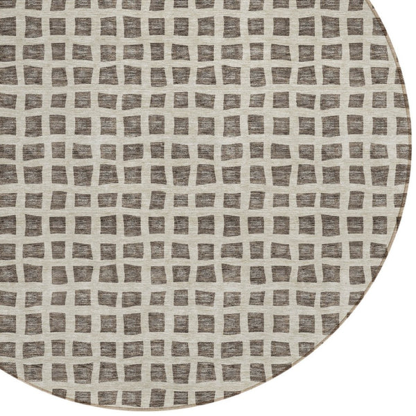 Homeroots 3' Artichoke Green And Ivory Geometric Washable Area Rug For Indoor And Outdoor Spaces, Durable Design 8' Round Polyester 583272
