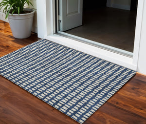 Homeroots 3' Artichoke Green And Ivory Geometric Washable Area Rug For Indoor And Outdoor Spaces, Durable Design 3' X 5' Polyester 583276