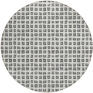 Homeroots 3' Artichoke Green And Ivory Geometric Washable Area Rug For Indoor And Outdoor Spaces, Durable Design 8' Round Polyester 583296