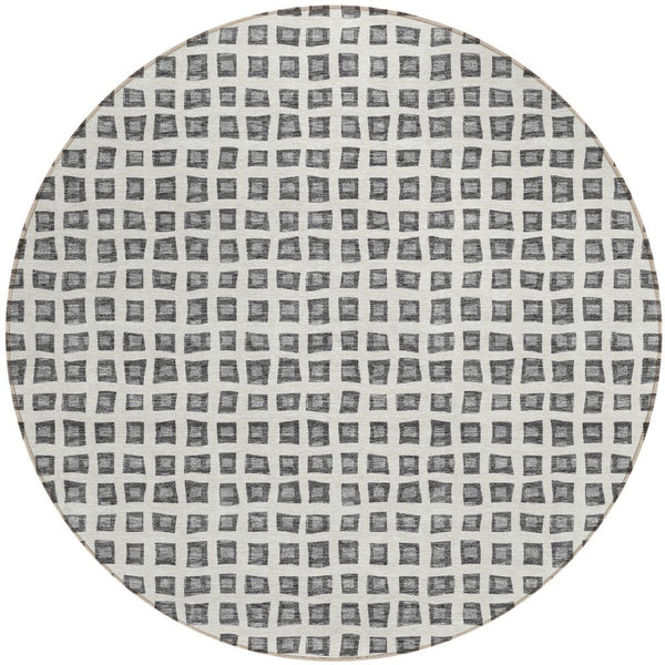 Homeroots 3' Artichoke Green And Ivory Geometric Washable Area Rug For Indoor And Outdoor Spaces, Durable Design 8' Round Polyester 583296