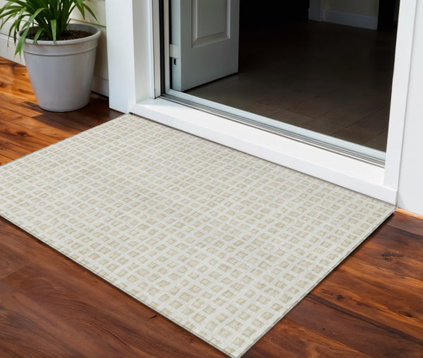 Homeroots 3' Artichoke Green And Ivory Geometric Washable Area Rug For Indoor And Outdoor Spaces, Durable Design 5' X 8' Polyester 583301