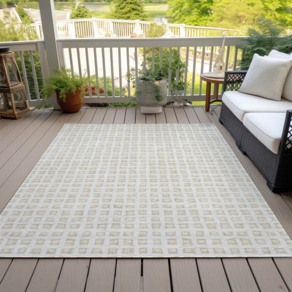 Homeroots 3' Artichoke Green And Ivory Geometric Washable Area Rug For Indoor And Outdoor Spaces, Durable Design 8' X 10' Polyester 583303
