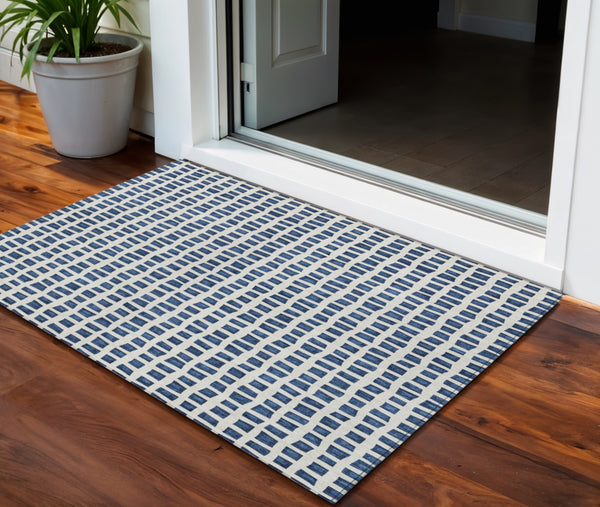 Homeroots 3' Artichoke Green And Ivory Geometric Washable Area Rug For Indoor And Outdoor Spaces, Durable Design 5' X 8' Polyester 583307