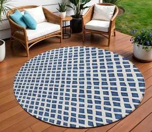 Homeroots 3' Artichoke Green And Ivory Geometric Washable Area Rug For Indoor And Outdoor Spaces, Durable Design 8' Round Polyester 583308