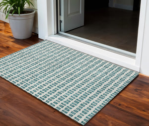 Homeroots 3' Artichoke Green And Ivory Geometric Washable Area Rug For Indoor And Outdoor Spaces, Durable Design 3' X 5' Polyester 583318