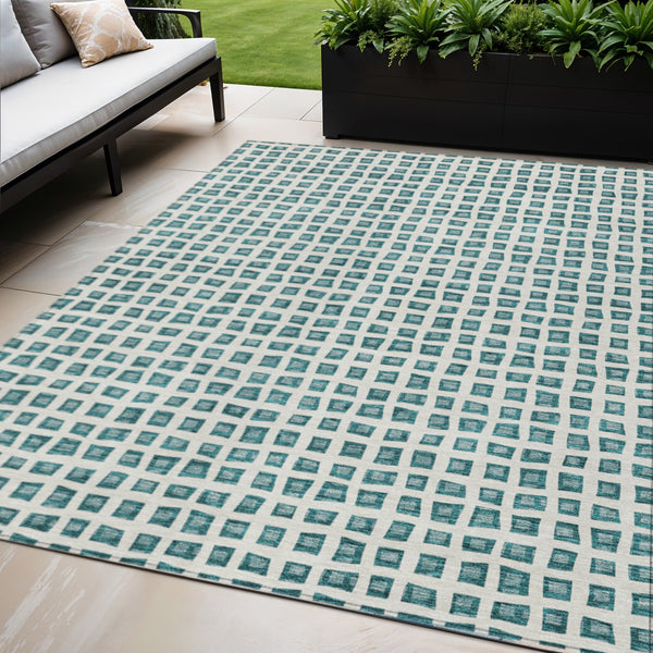 Homeroots 3' Artichoke Green And Ivory Geometric Washable Area Rug For Indoor And Outdoor Spaces, Durable Design 5' X 8' Polyester 583319