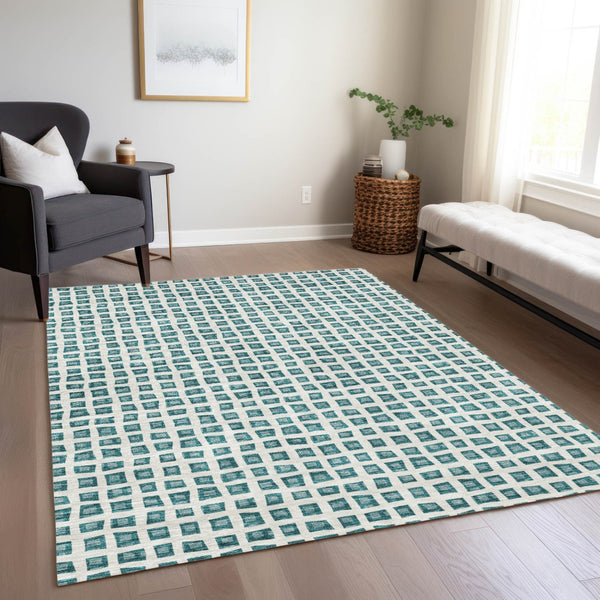 Homeroots 3' Artichoke Green And Ivory Geometric Washable Area Rug For Indoor And Outdoor Spaces, Durable Design 8' X 10' Polyester 583321