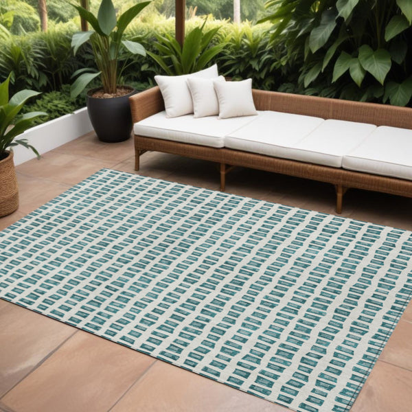Homeroots 3' Artichoke Green And Ivory Geometric Washable Area Rug For Indoor And Outdoor Spaces, Durable Design 10' X 14' Polyester 583323