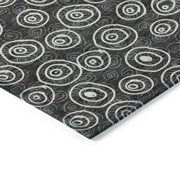 Homeroots 3' Stylish Black Gray And Ivory Geometric Washable Indoor Outdoor Area Rug For Any Space 8' Round Polyester 583326